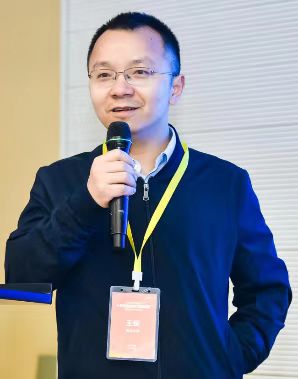 好博体育创新论坛第一千三百九十讲：Floquet engineering symmetry-breaking and topological states under light irradiation