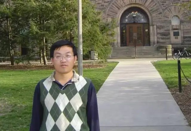 好博体育创新论坛第一千六百八十一讲：Problems and results on determinants involving Legendre symbols